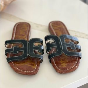 Sam Edelman black bay slides